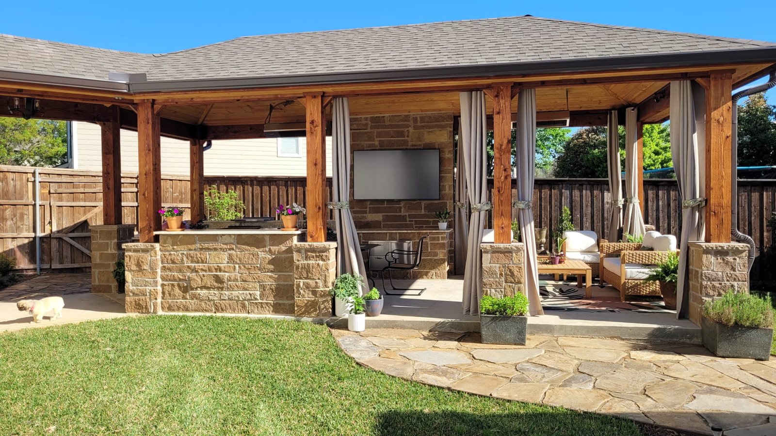 Custom Outdoor Entertaining Area